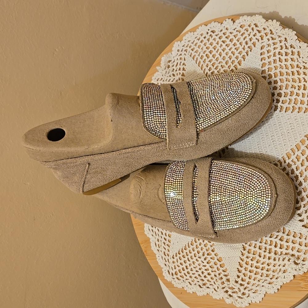 Fashion suede-like beige glitter loafers Sz 38 👡